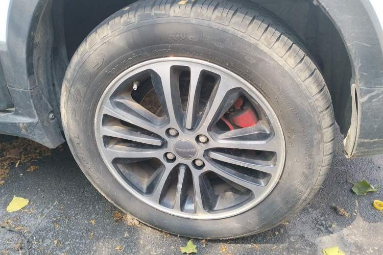 Used Haval H1 2016 Revised Version Blue Badge 1.5L AMT Comfort Edition Right Front Wheel Hub