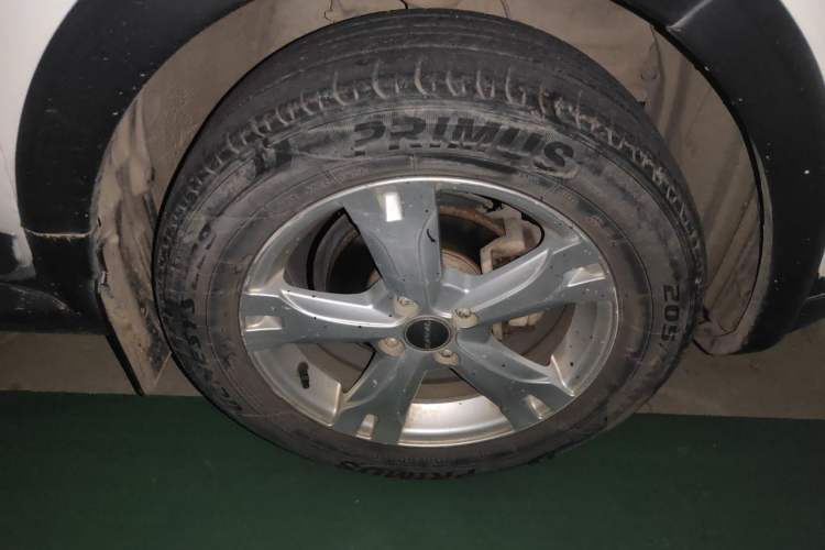 Used Haval H1 2016 Red Label 1.5L Manual Comfort Edition Right Front Wheel Hub