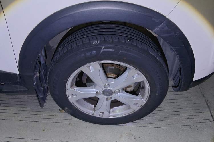 Used Haval H1 2016 Red Label 1.5L AMT Comfort Model Right Front Wheel Hub
