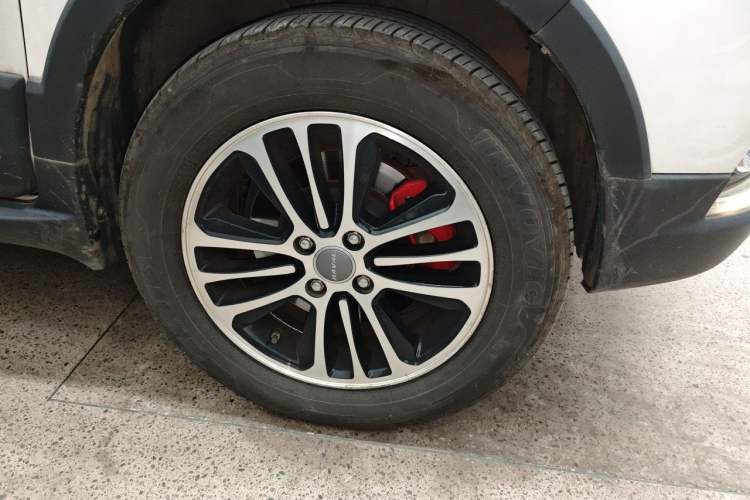 Used Haval H1 2016 Revised Version Blue Badge 1.5L AMT Luxury Edition Right Front Wheel Hub
