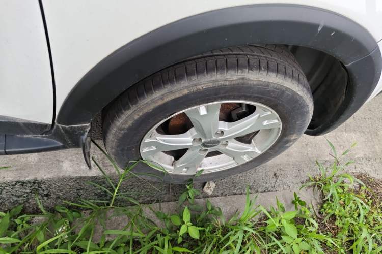 Used Haval H1 2016 Red Label 1.5L AMT Comfort Model Right Front Wheel Hub