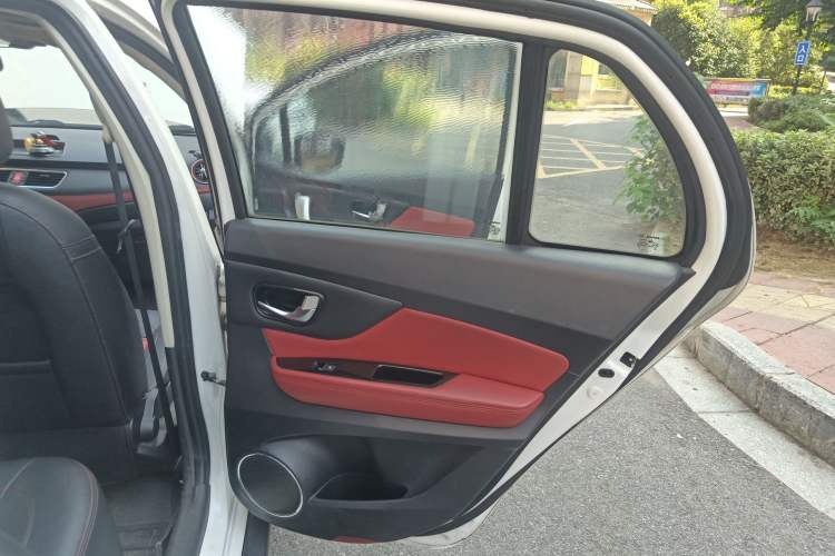 Used Haval H1 2016 Revised Version Blue Badge 1.5L AMT Standard Edition Right Rear Door Interior