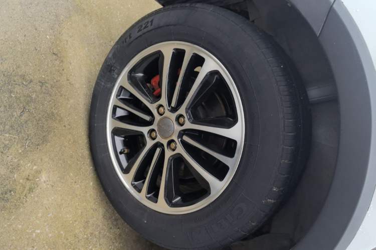 Used Haval H1 2016 Revised Version Blue Badge 1.5L AMT Comfort Edition Right Rear Wheel Hub