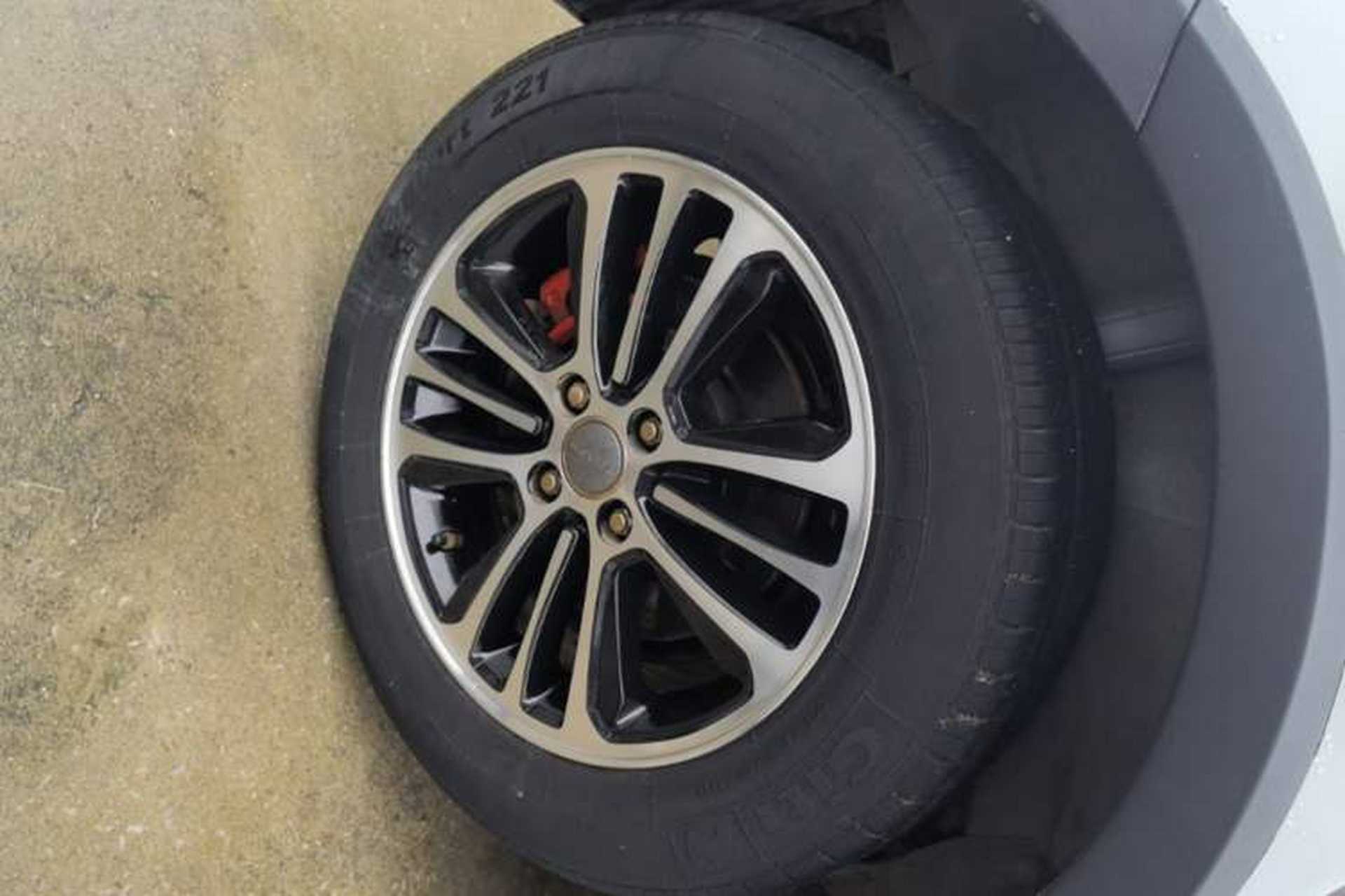 Used Haval H1 2016 Revised Version Blue Badge 1.5L AMT Comfort Edition Right Rear Wheel Hub