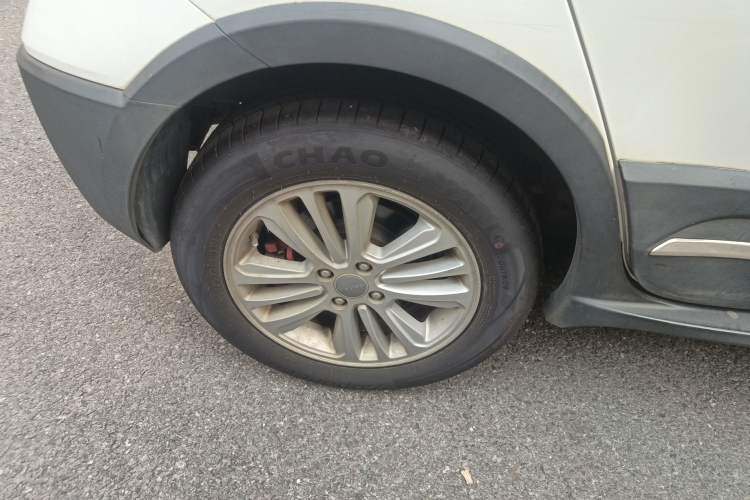 Used Haval H1 2016 Revised Version Blue Badge 1.5L AMT Standard Edition Right Rear Wheel Hub