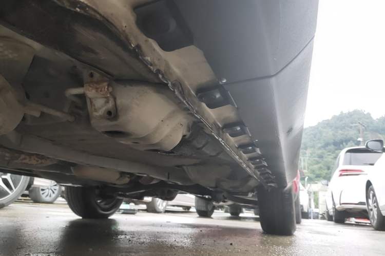 Used Haval H1 2016 Blue Label 1.5L AMT Luxury Model Right Side Sill