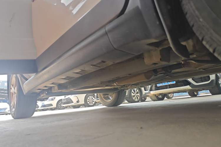 Used Haval H1 2016 Red Label 1.5L AMT Comfort Model Right Side Sill