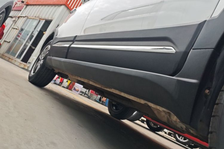 Used Haval H1 2016 Blue Label 1.5L AMT Urban Model Right Side Sill