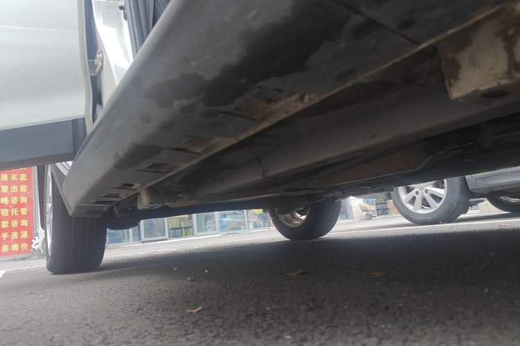 Used Haval H1 2016 Red Label 1.5L AMT Comfort Model Right Side Sill