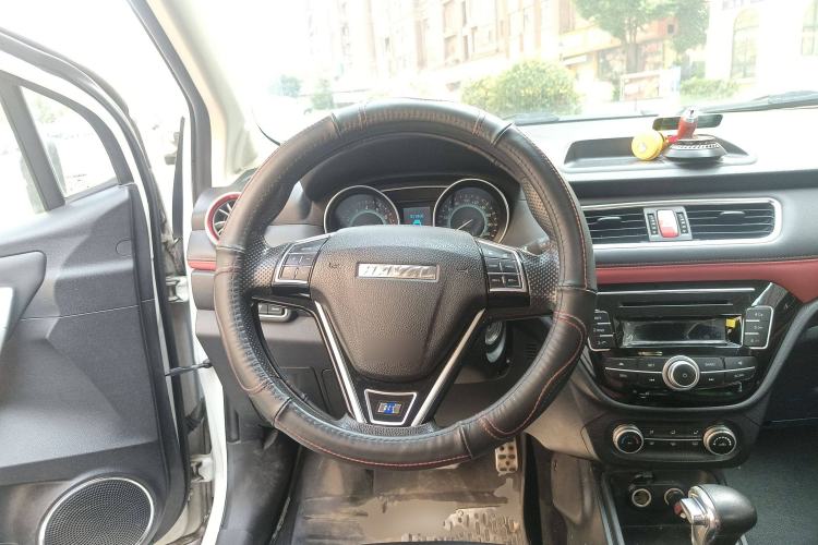 Used Haval H1 2016 Revised Version Blue Badge 1.5L AMT Standard Edition Steering Wheel
