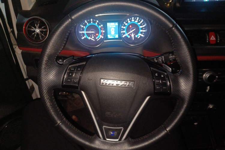 Used Haval H1 2016 Revised Version Blue Badge 1.5L AMT Luxury Edition Steering Wheel