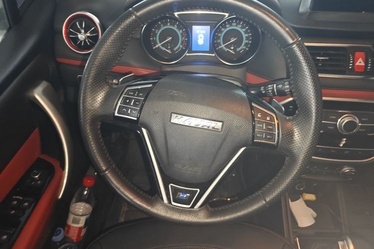 Used Haval H1 2016 Revised Version Blue Badge 1.5L AMT Luxury Edition Steering Wheel