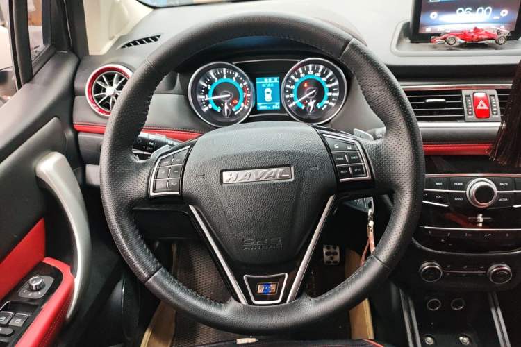 Used Haval H1 2016 Revised Version Blue Badge 1.5L AMT Luxury Edition Steering Wheel