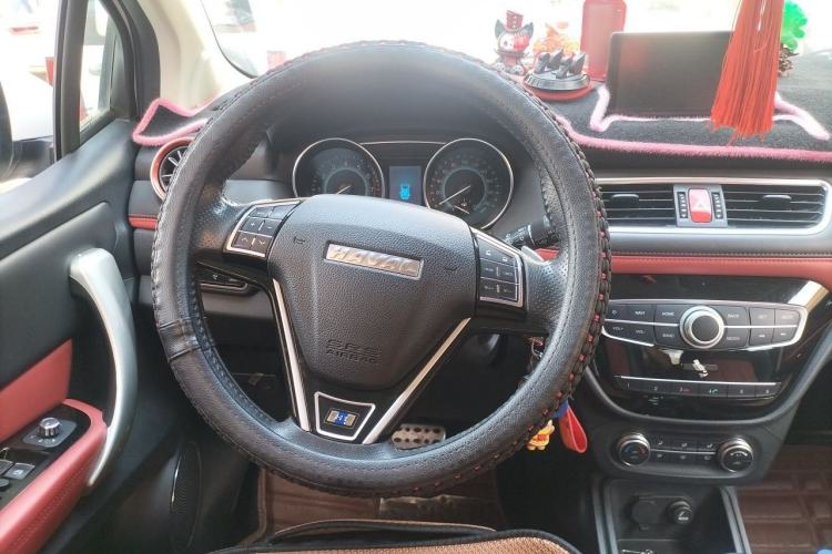 Used Haval H1 2016 Revised Version Blue Badge 1.5L AMT Luxury Edition Steering Wheel