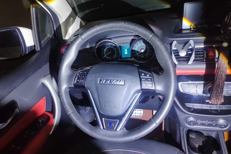 Used Haval H1 2016 Revised Version Blue Badge 1.5L AMT Luxury Edition Steering Wheel