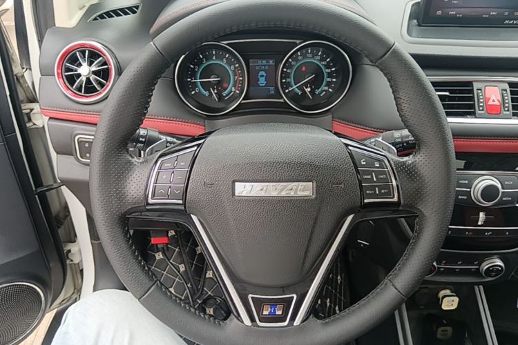 Used Haval H1 2016 Revised Version Blue Badge 1.5L AMT Luxury Edition Steering Wheel