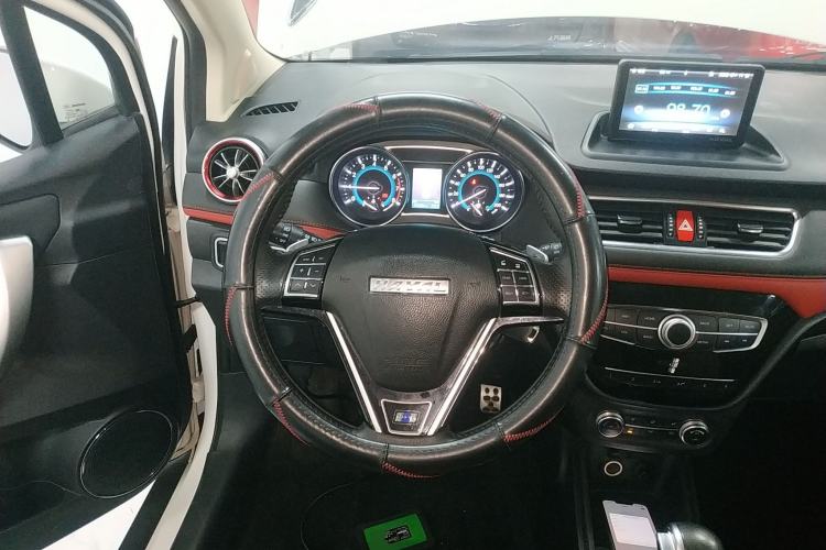 Used Haval H1 2016 Revised Version Blue Badge 1.5L AMT Luxury Edition Steering Wheel