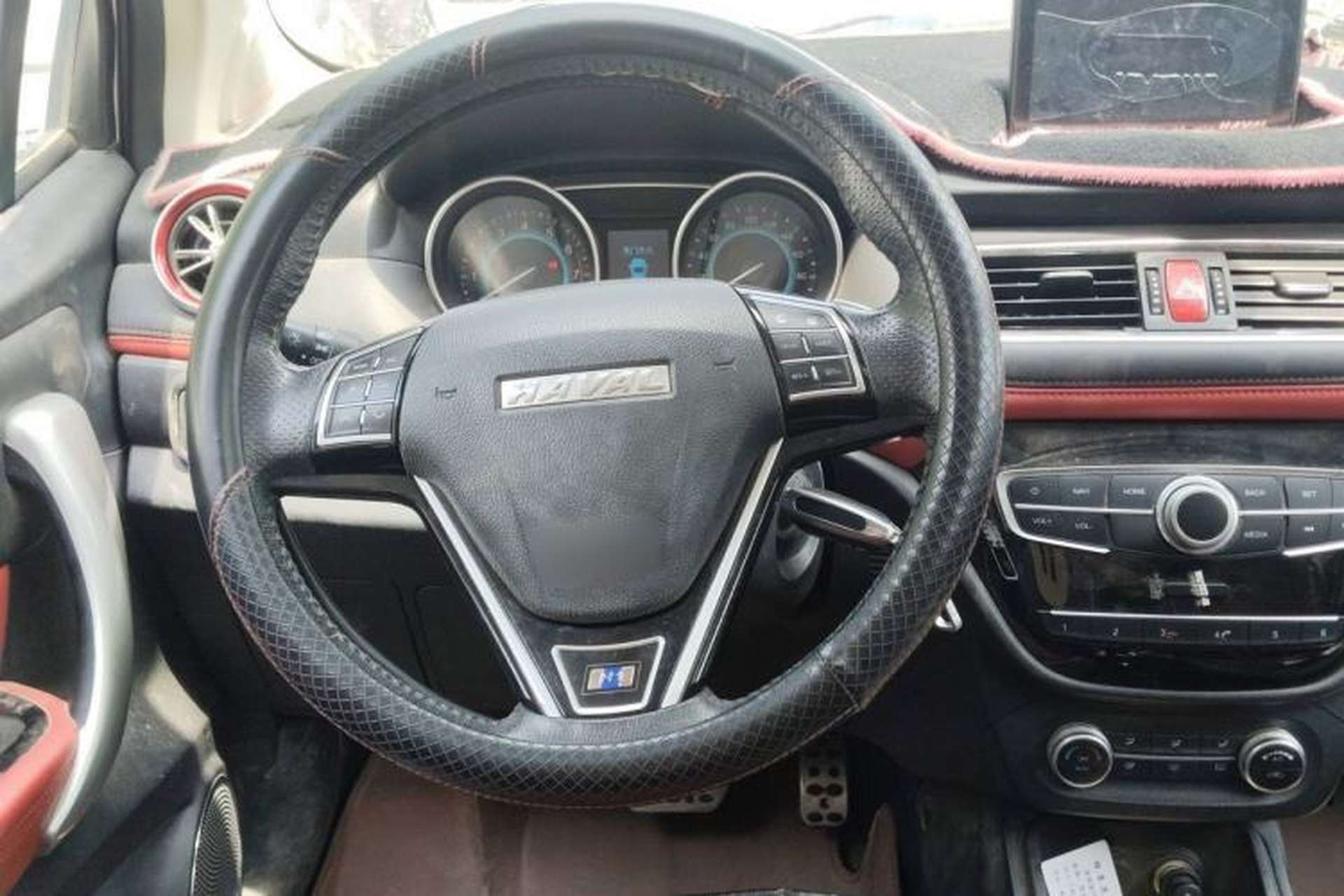 Used Haval H1 2016 Revised Version Blue Badge 1.5L AMT Luxury Edition Steering Wheel