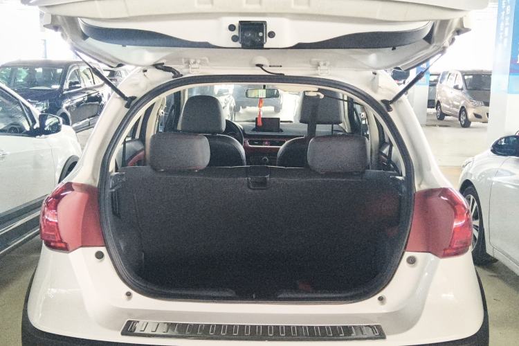 Used Haval H1 2016 Blue Label 1.5L Manual Luxury Model Trunk