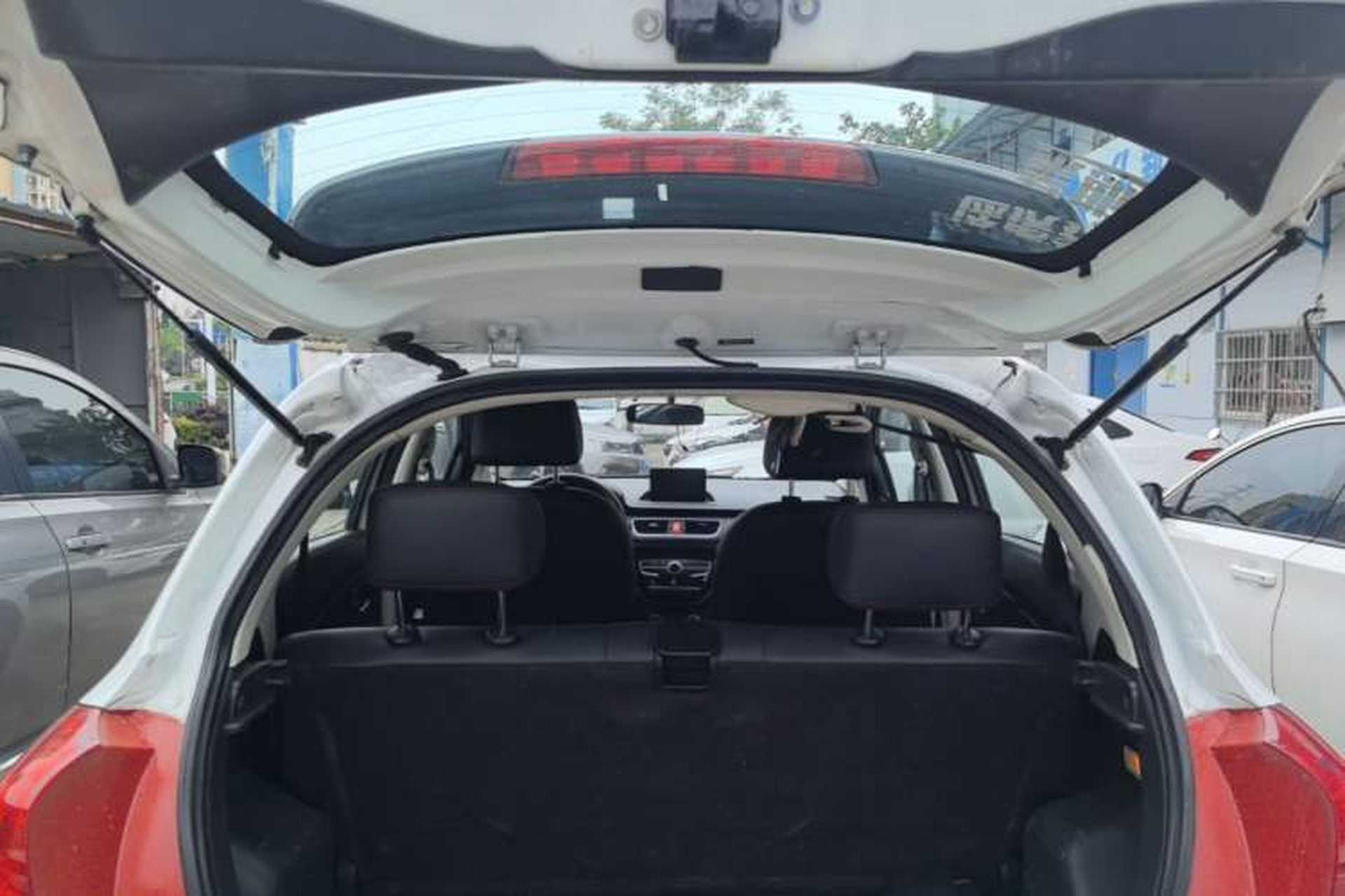 Used Haval H1 2016 Revised Version Blue Badge 1.5L AMT Comfort Edition Trunk