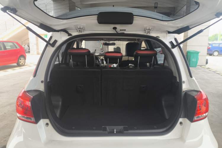 Used Haval H1 2016 Red Label 1.5L Manual Luxury Model Trunk