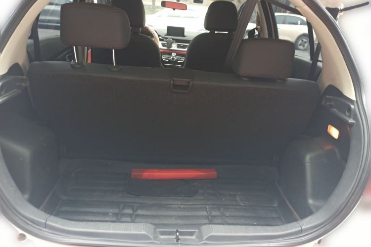 Used Haval H1 2016 Revised Version Blue Badge 1.5L AMT Comfort Edition Trunk