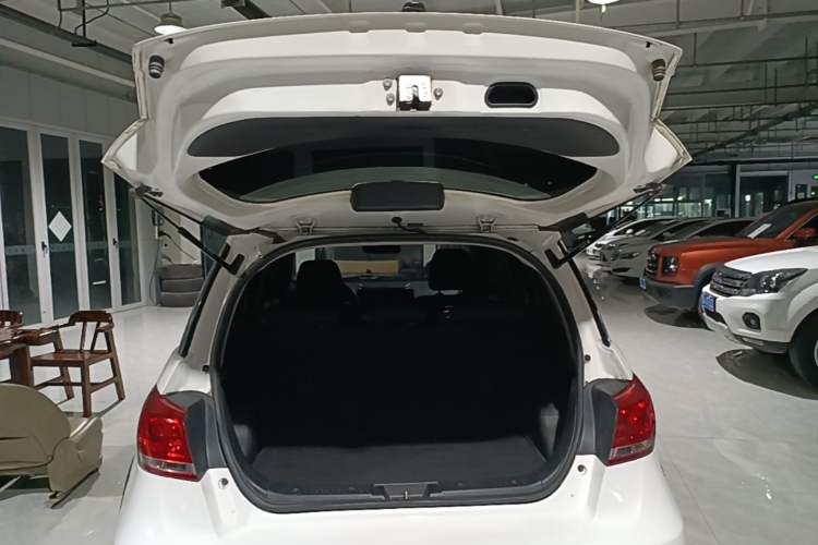 Used Haval H1 2016 Red Label 1.5L AMT Comfort Model Trunk