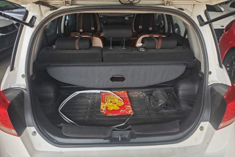 Used Haval H1 2016 Red Label 1.5L AMT Comfort Model Trunk