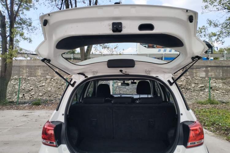 Used Haval H1 2016 Red Label 1.5L Manual Comfort Edition Trunk