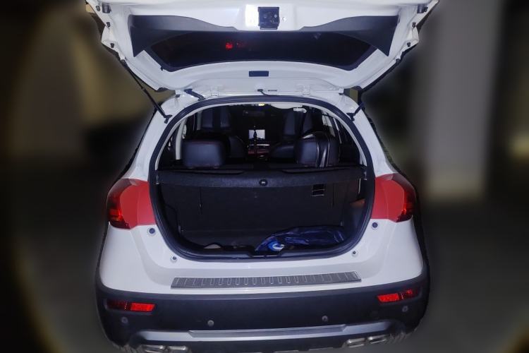 Used Haval H1 2016 Revised Version Blue Badge 1.5L AMT Luxury Edition Trunk