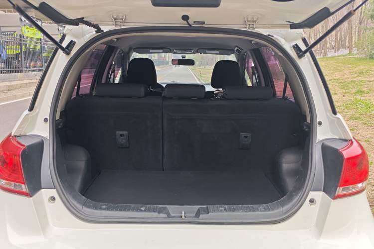 Used Haval H1 2016 Red Label 1.5L AMT Comfort Model Trunk
