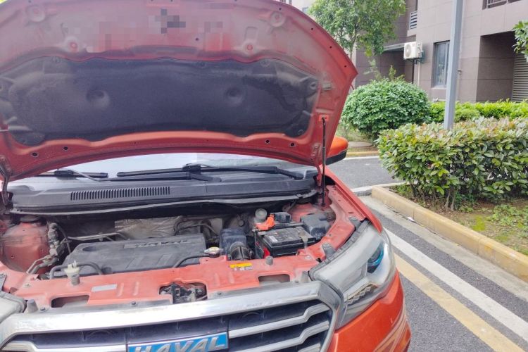 Used Haval H1 2016 Blue Label 1.5L AMT Luxury Model Engine Bay Left