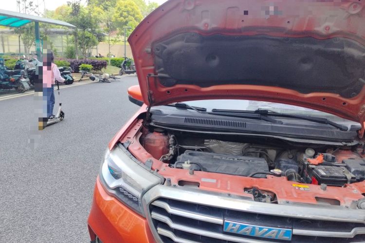 Used Haval H1 2016 Blue Label 1.5L AMT Luxury Model Engine Bay Right