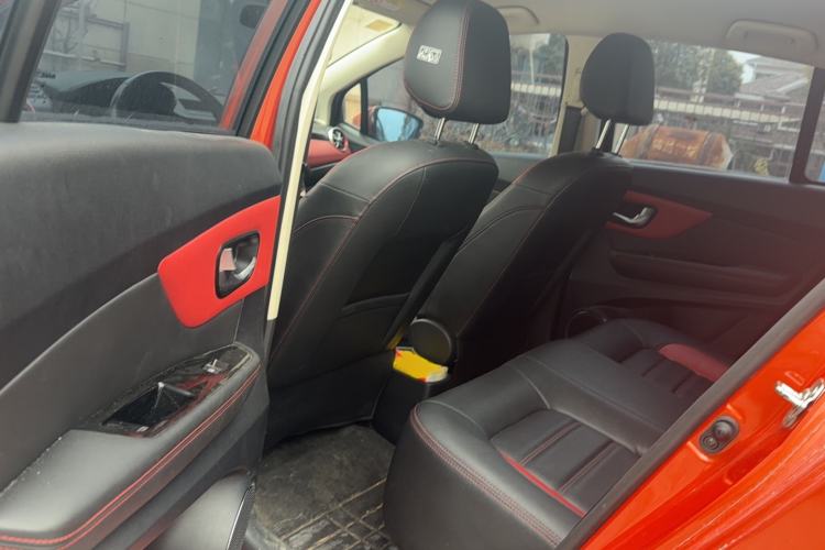 Used Haval H1 2016 Blue Label 1.5L AMT Urban Model Interior 2