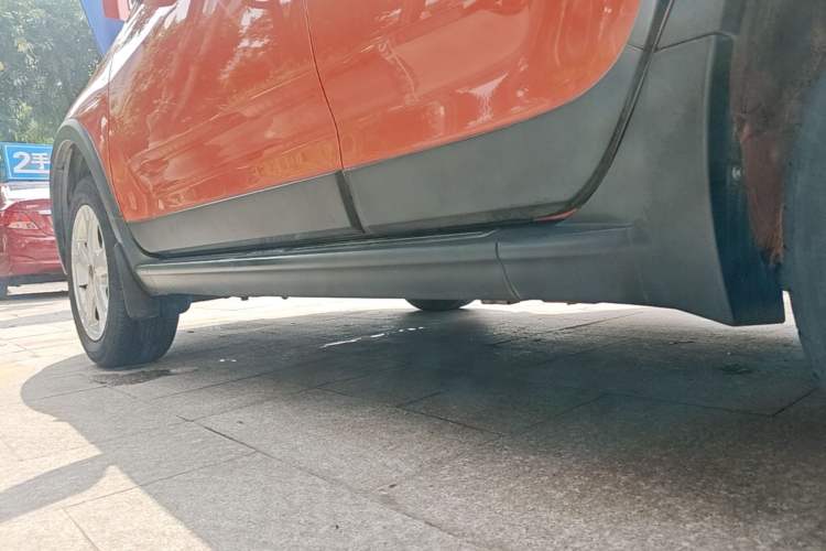 Used Haval H1 2016 Red-Label 1.5L AMT Luxury Model Left Side Sill