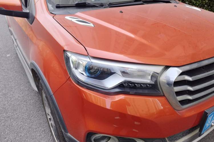 Used Haval H1 2016 Blue Label 1.5L AMT Luxury Model Right Front Headlight