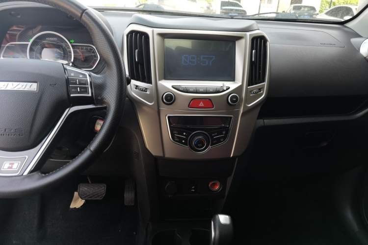 Used Haval H1 2017 Red-Label 1.5L AMT Luxury Model Audio And AC Panel