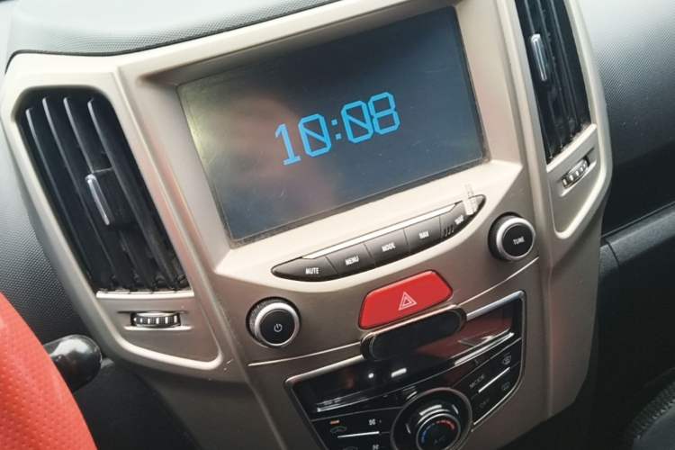 Used Haval H1 2017 Red-Label 1.5L AMT Luxury Model Audio And AC Panel