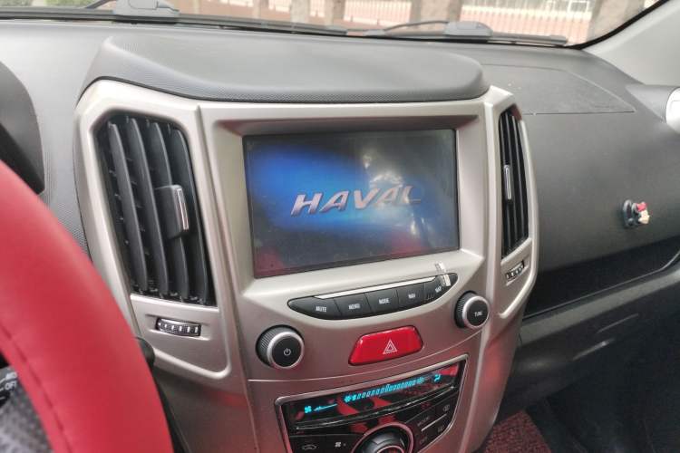 Used Haval H1 2017 Red Label 1.5L Manual Luxury Model Audio And AC Panel