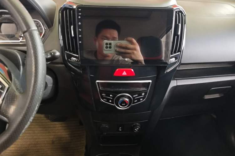 Used Haval H1 2017 Red-Label 1.5L AMT Luxury Model Audio And AC Panel