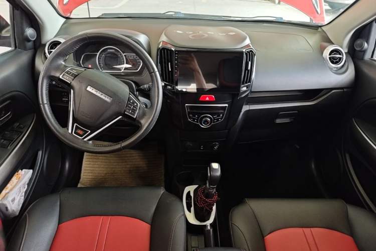 Used Haval H1 2017 Red-Label 1.5L AMT Luxury Model Center Console