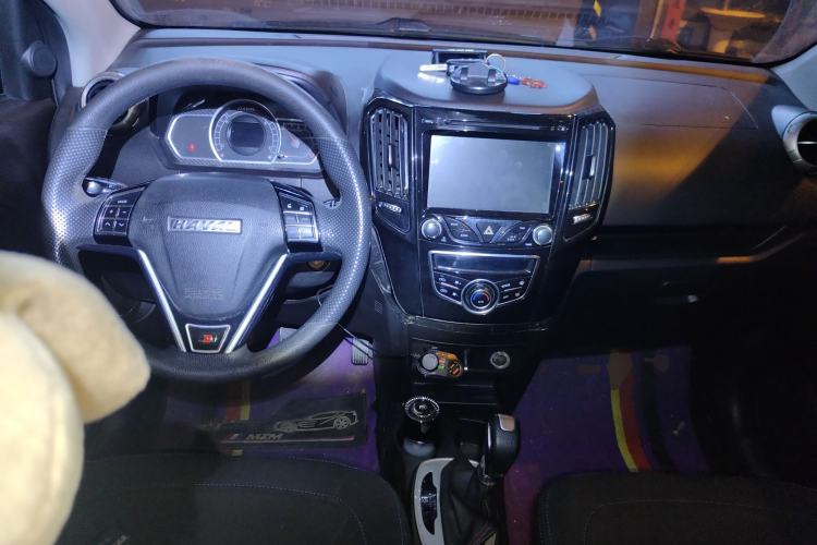 Used Haval H1 2017 Red-Label 1.5L AMT Comfort Model Center Console