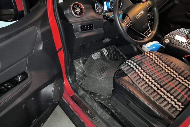 Used Haval H1 2017 Blue-Label 1.5L AMT Luxury Model Driver Seat