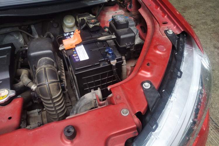 Used Haval H1 2017 Blue-Label 1.5L AMT Luxury Model Engine Bay Left