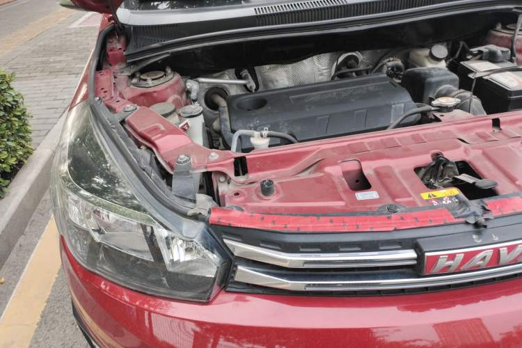 Used Haval H1 2017 Red Label 1.5L Manual Luxury Model Engine Bay Right