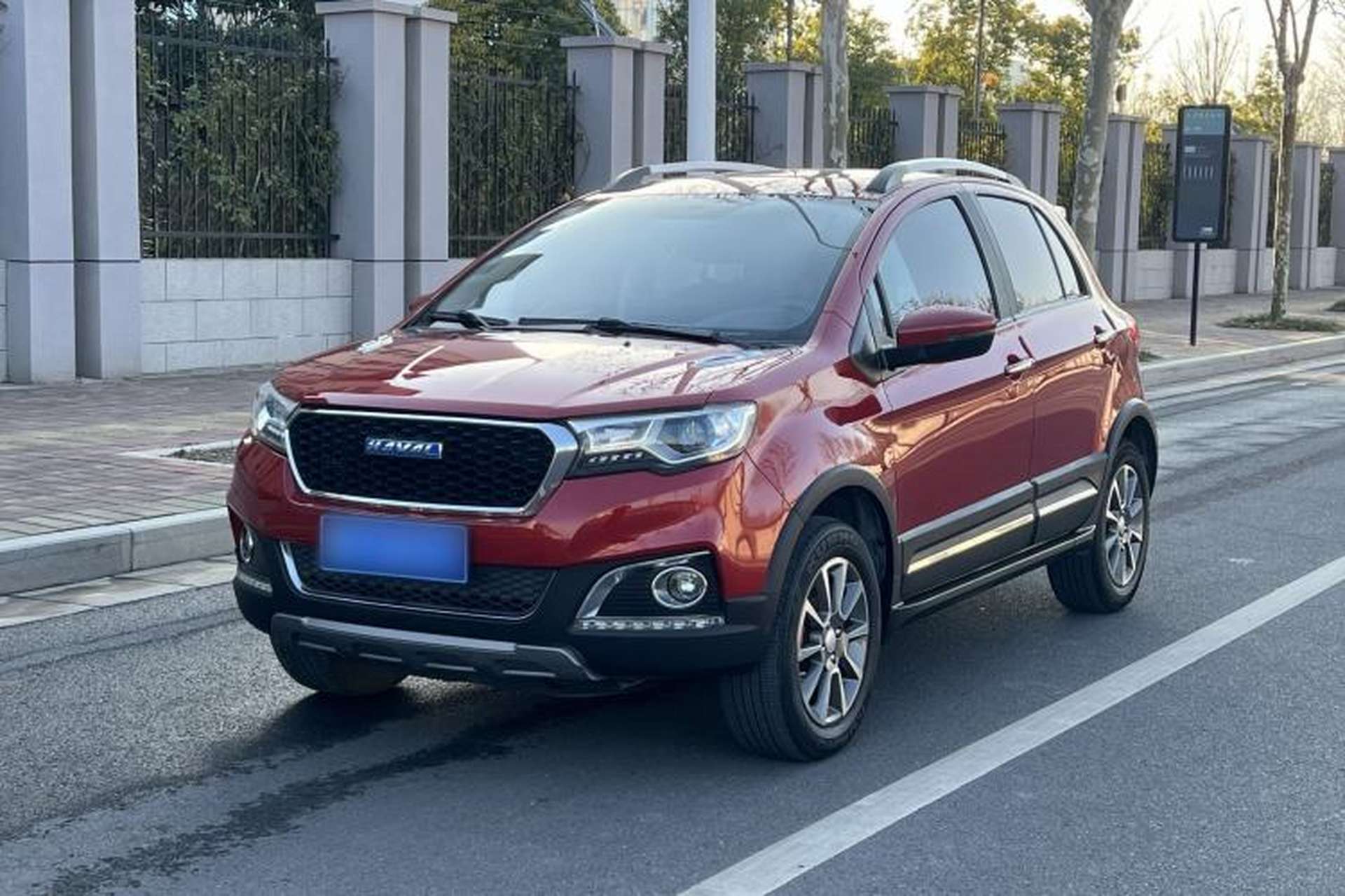 Used Haval H1 2017 Blue-Label 1.5L AMT Luxury Model Front Left 45 Deg