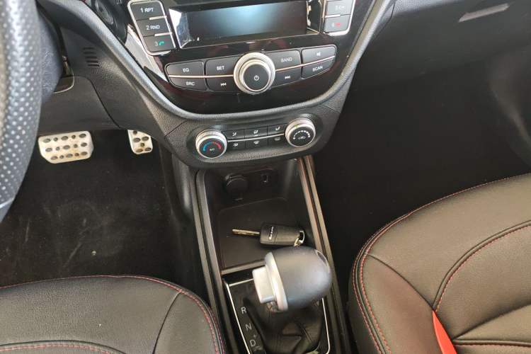 Used Haval H1 2017 Blue Label 1.5L AMT Standard Model Gear Lever