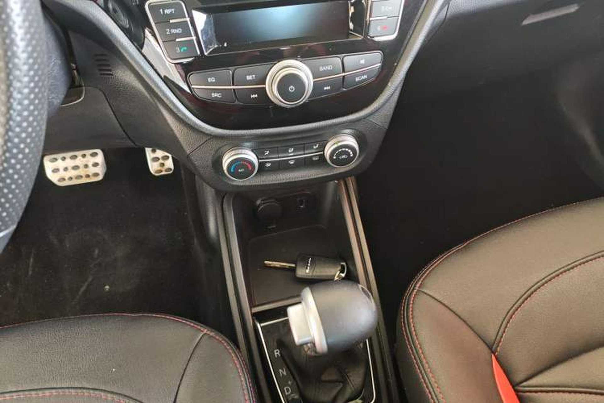 Used Haval H1 2017 Blue Label 1.5L AMT Standard Model Gear Lever