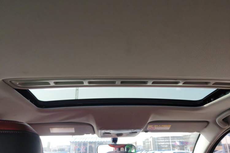 Used Haval H1 2017 Red-Label 1.5L AMT Luxury Model Headliner
