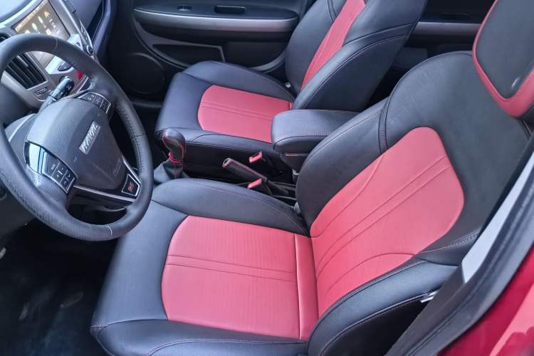 Used Haval H1 2017 Red-Label 1.5L AMT Luxury Model Interior 4